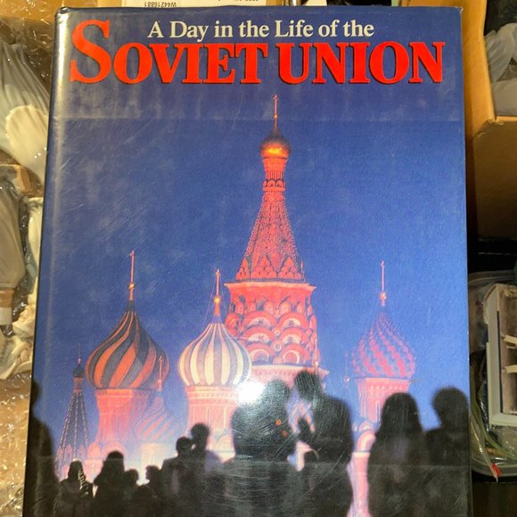 New 1987 A Day in the Life of the Soviet Union: Photographed by Smolan, Rick - Picture 1 of 3
